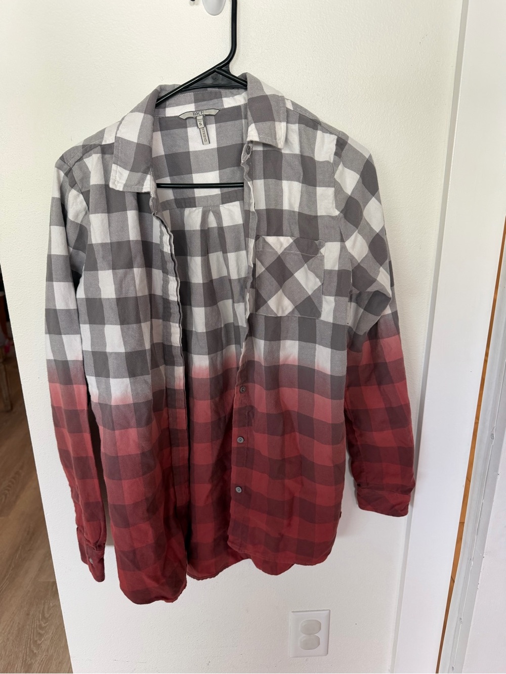 BKE Women’s Ombre Plaid Button-Down Shirt - Gray to Red